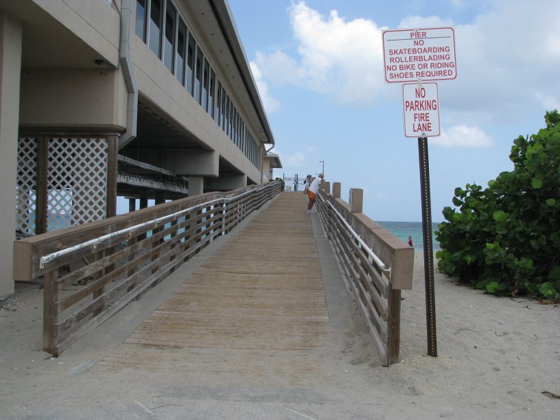 Dania Beach Pier entrance.