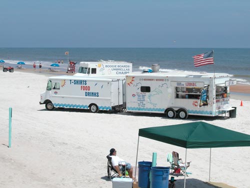 vendors and snacks on Daytona Beach