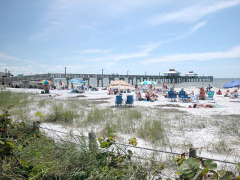 fort myers pier at lynn hall memorial park.jpg